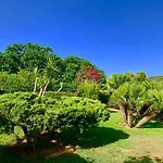 فندق Janas
