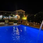 فندق Janas 3*