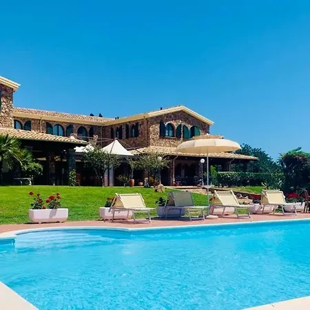 Janas Hotel 3*