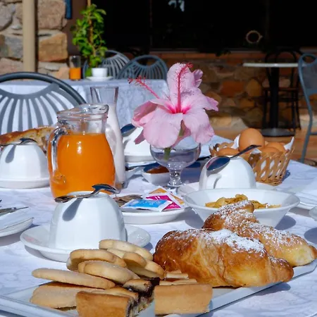 Janas Hotel 3*